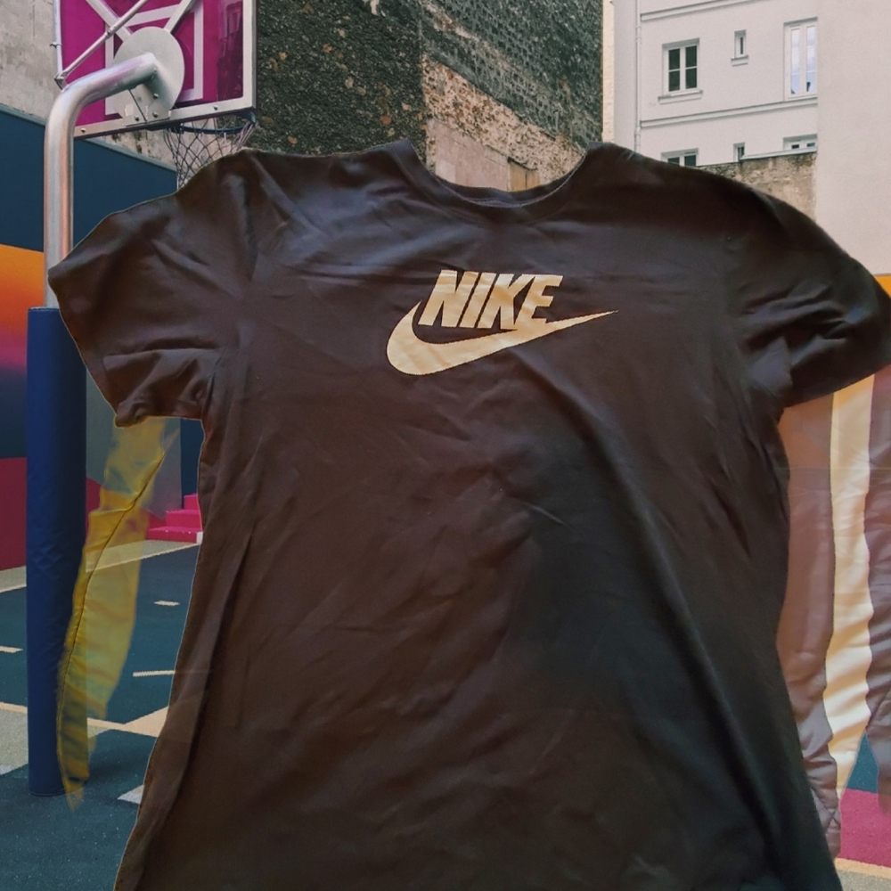 Man's Nike Shirt